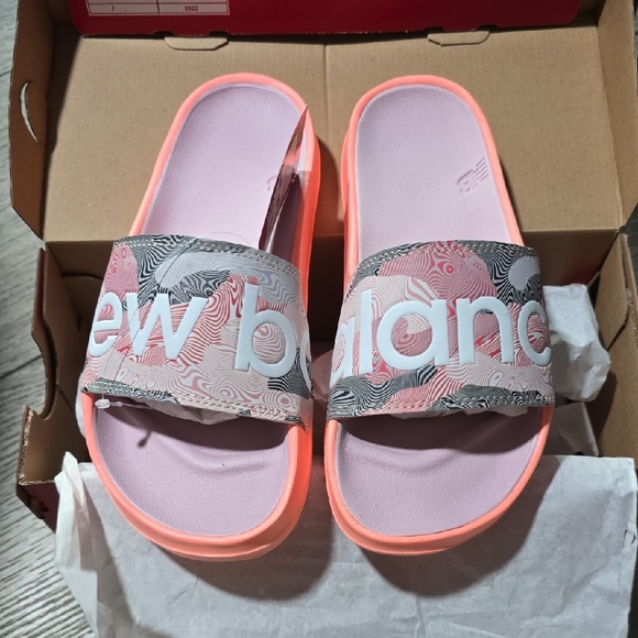 New Balance Grapefruit Pink Rose Sandals NWT - Picture 1 of 10